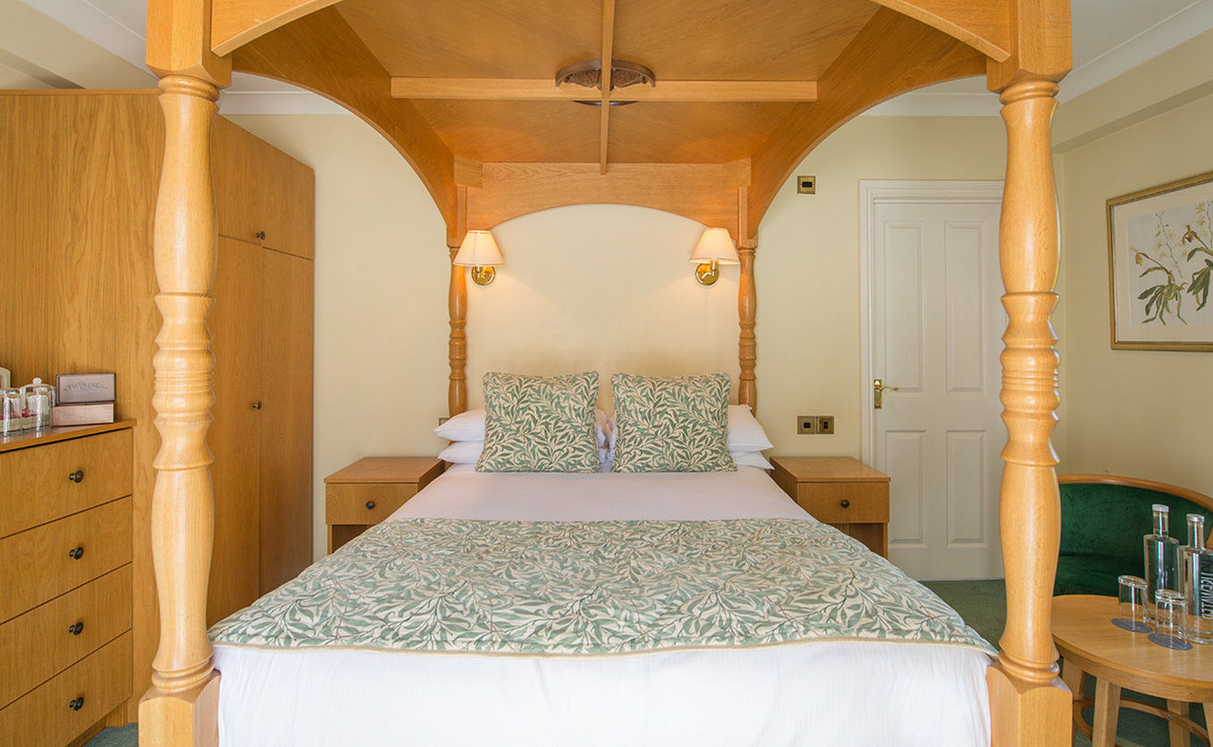 Moorhill House Bed & Breakfast Burley Exterior photo